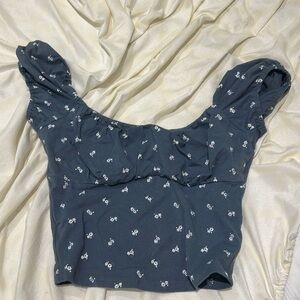 Hollister crop top adult small cute